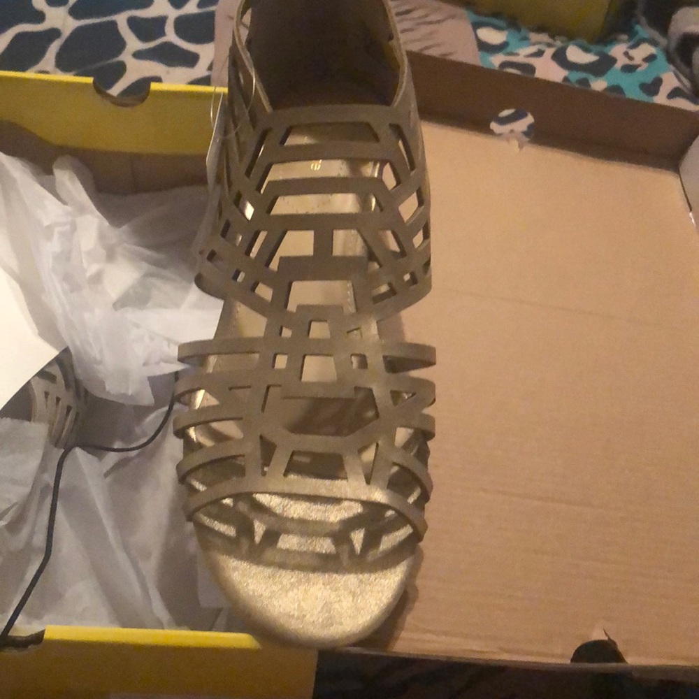 Sandals - Picture 4 of 5